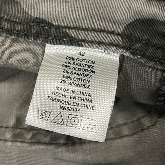 Men’s Unionbay Cotton Blend Gray Camouflage 6 Pocket 10” Utility Cargo Shorts 42 - Picture 9 of 10